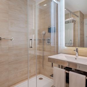Junior suite executive